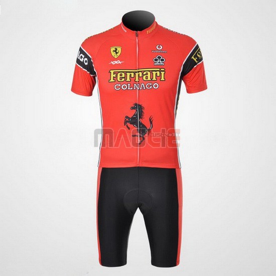 Maglia Ferrari manica corta 2010 nero e rosso - Clicca l'immagine per chiudere